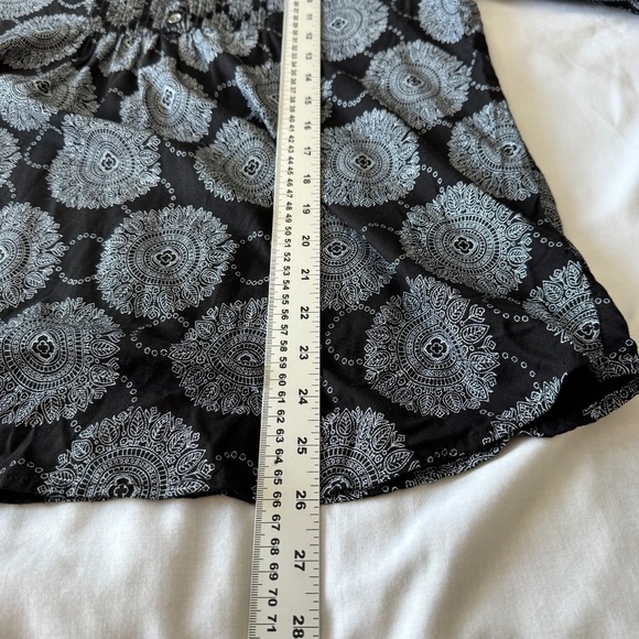 Faded Glory Women's Rayon 3/4 Sleeve 1/4 Button V-Neck Geometric Print Blouse L - Picture 12 of 14